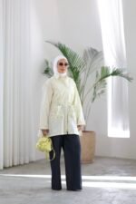 قميص اصفر مخطط