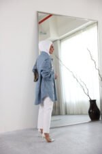 ⁦قميص جينز فاتح⁩ - الصورة ⁦5⁩