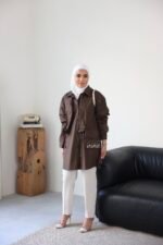 ⁦قميص بني⁩ - الصورة ⁦6⁩